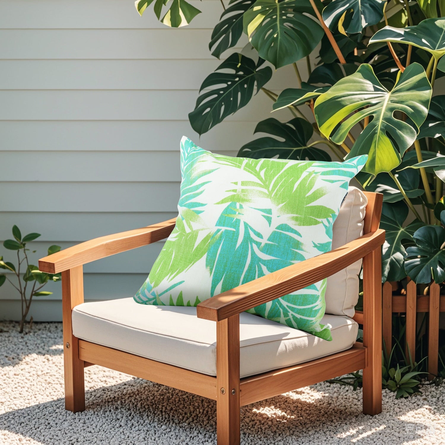 Outdoor Decor & Pillows