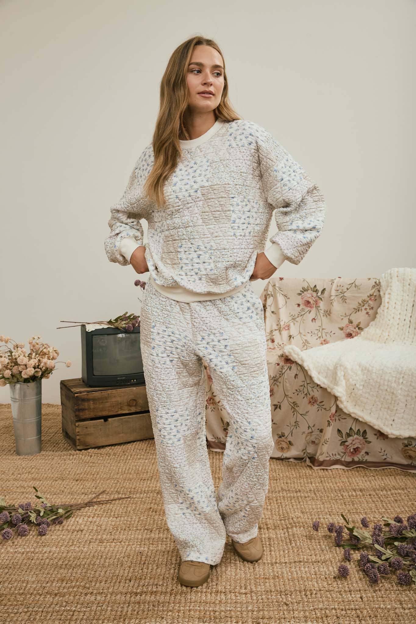 MULTI-FLORAL PATCHWORK LONG SLEEVE KNIT TOP: CREAM MULTI