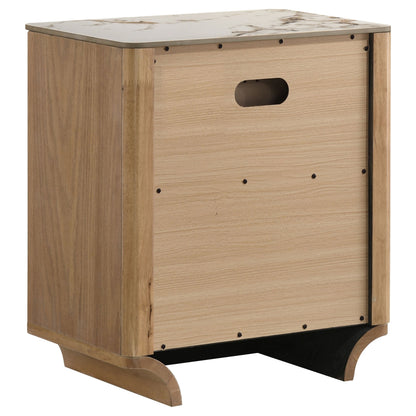 Leanne 4-piece Queen Bedroom Set Light Oak
