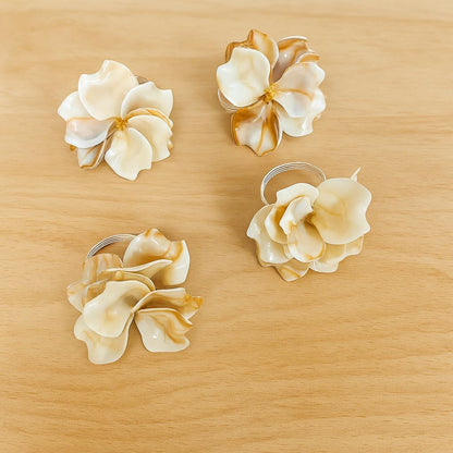 Elegant Flower Design Decorative Napkin Rings, Set of 4 – Peach Floral Napkin Holders for Wedding, Parties, Holiday Dinners & Everyday Use