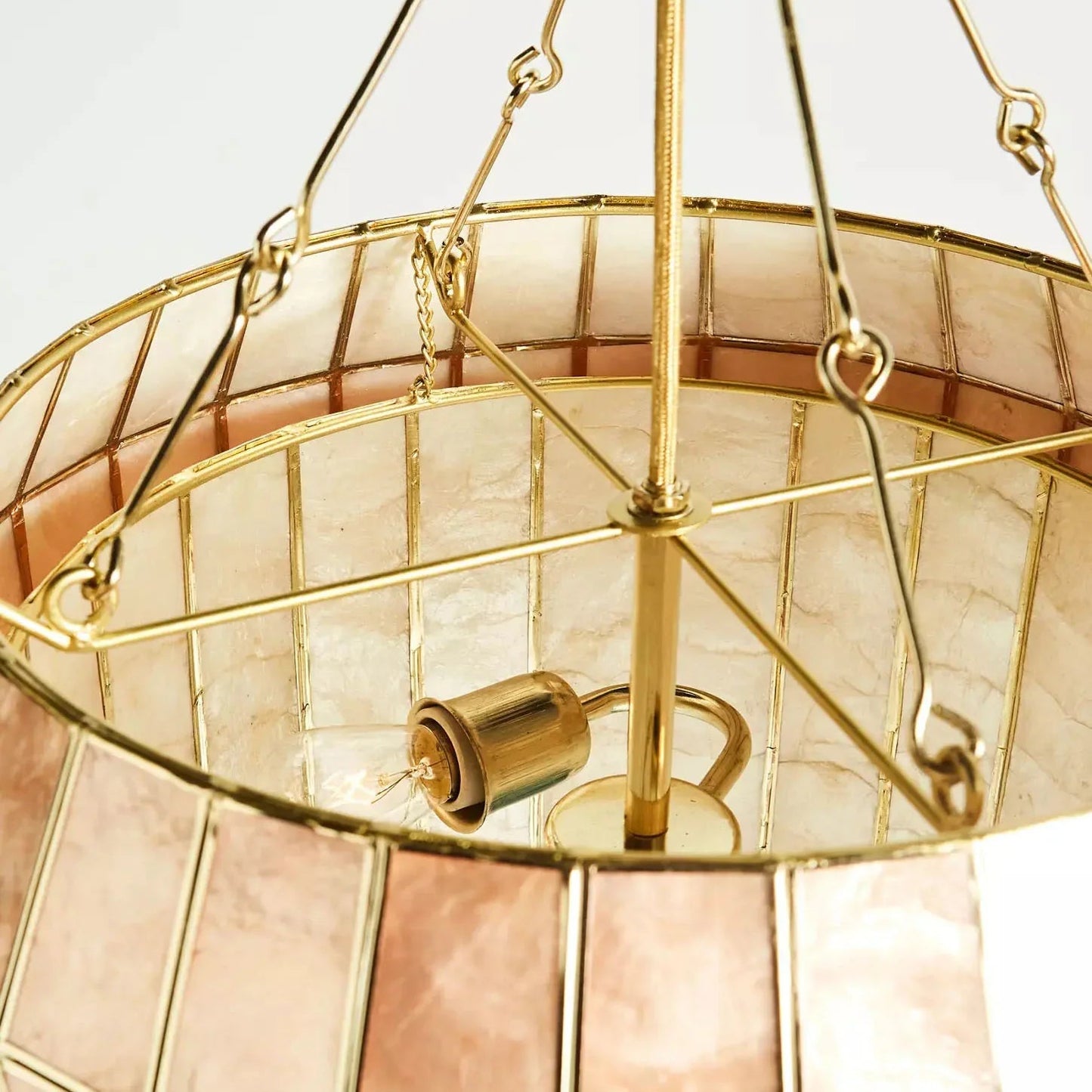 Light Luxury Shel Chandelier