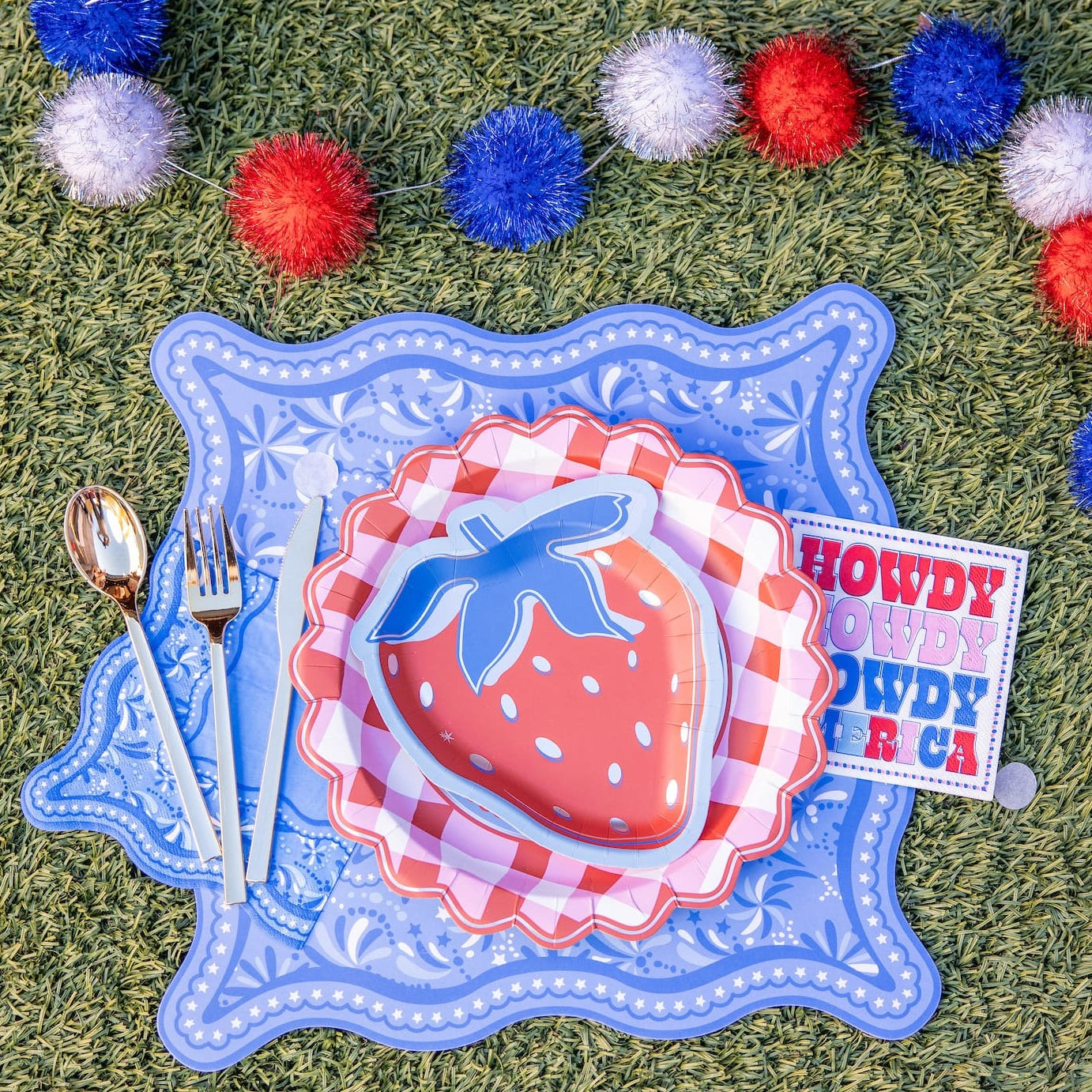 Red, White & Berry Dessert Plate (10 ct)