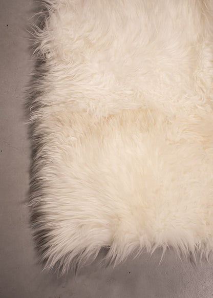 SNOW – Long Hair Sheepskin Rug