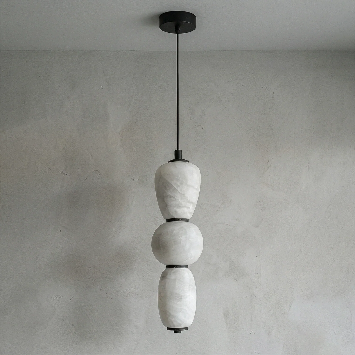 Alabaster Pendulous Pearl Pendant Light