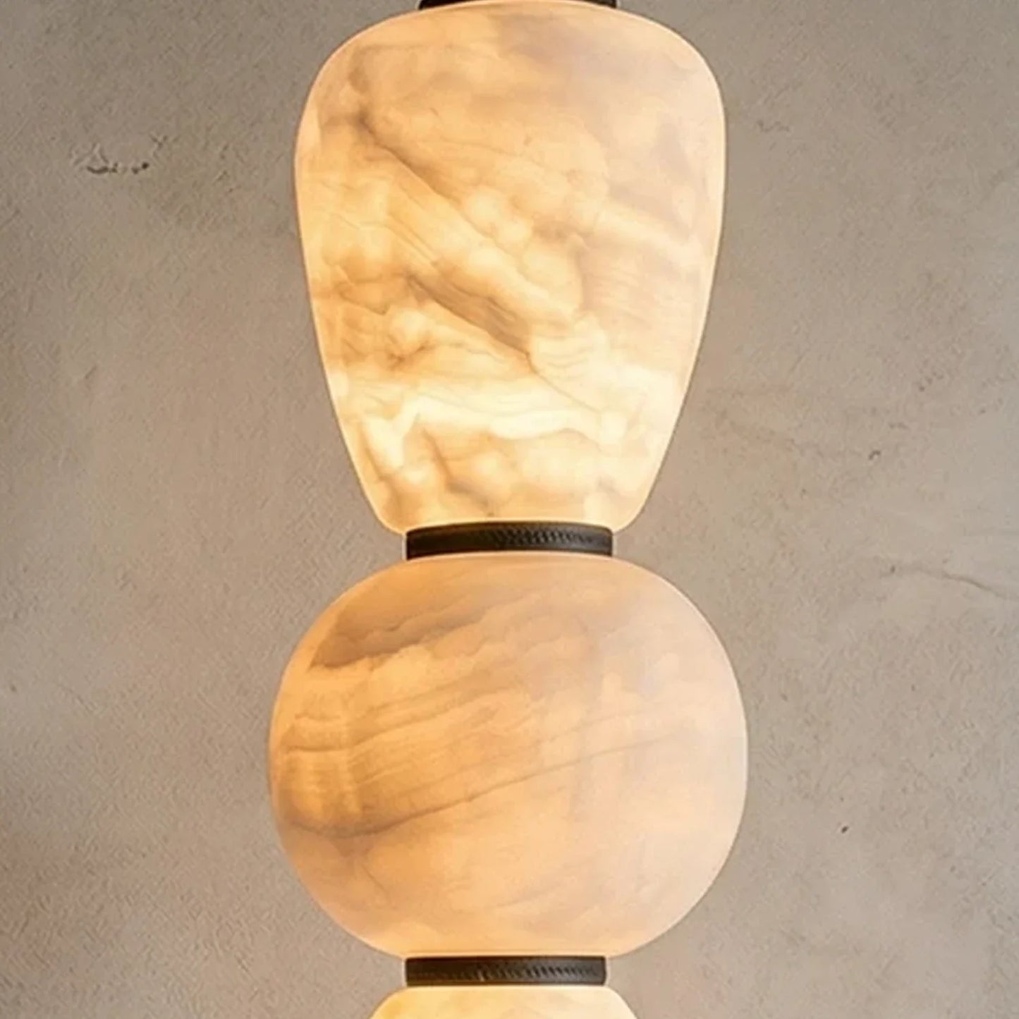 Alabaster Pendulous Pearl Pendant Light