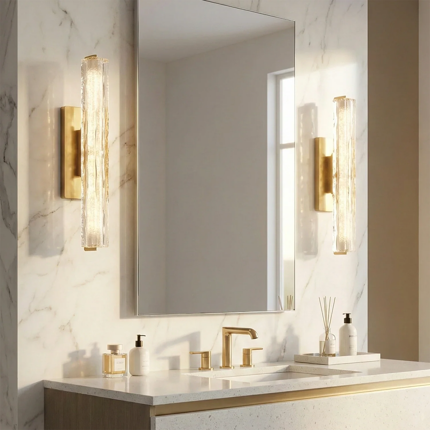 Audubonne Minimalist Crystal Column Sconce