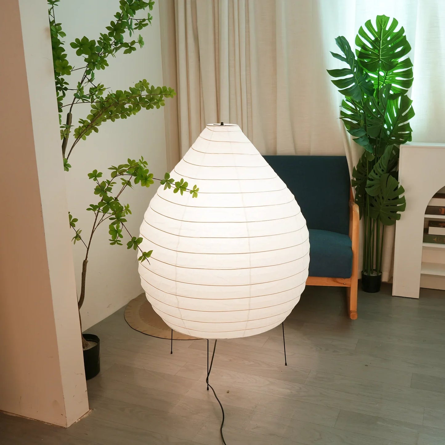Akari Teardrop Shaped 23N Floor Lamp